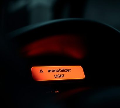 Kontrolka immobilizera świeci lub miga — co sprawdzić, gdy auto nie rozpoznaje kluczyka img-responsive